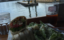 The Flying Otter Grill餐厅图片