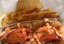 Shore Road Restaurant & Market购物图片