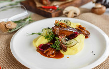 Paratov Club&Restaurant餐厅图片