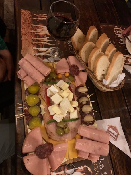 La Hacienda Cafe Delicatessen
