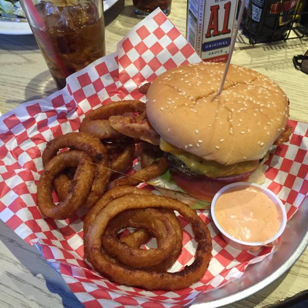 Murray's Saloon & Eatery