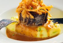 Downshire Arms Hotel & Restaurant美食图片