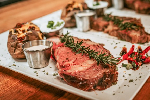 Grand Hotel & Restaurant