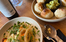 Hideaway Home & Kitchen餐厅图片