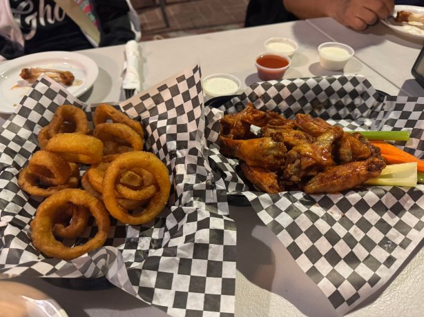 Tony's Sports Bar and Grill