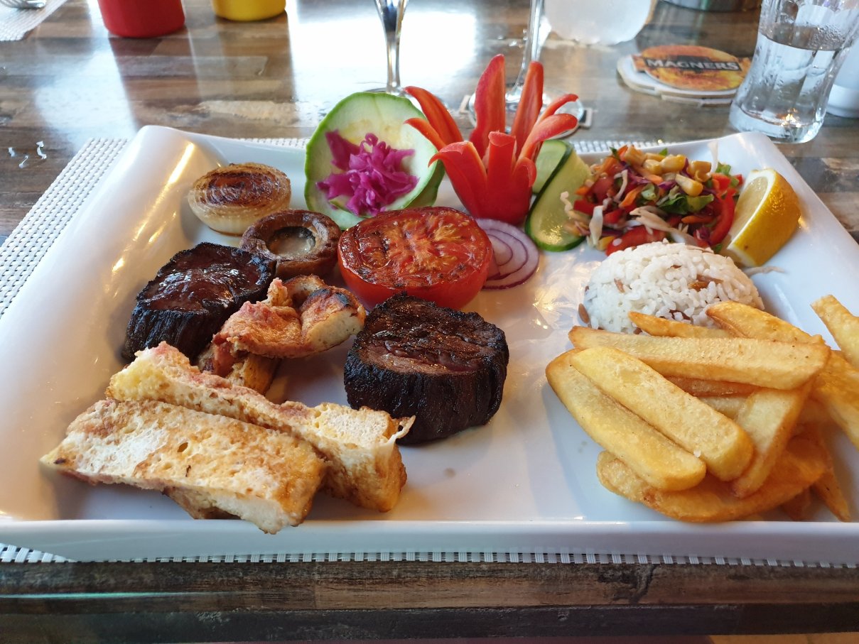 Brothers' Restaurant & Bar