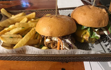 Bine Bar & Dining餐厅图片