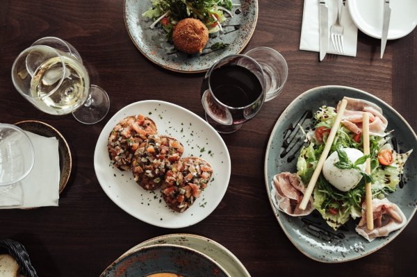 Cargo Bar & Dine