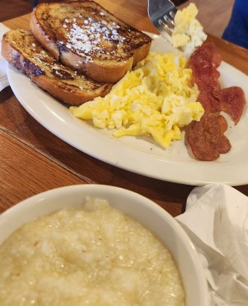 Eggs Up Grill