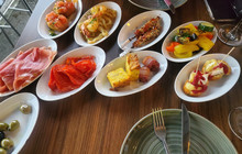 Mira Vino Y Tapas餐厅图片