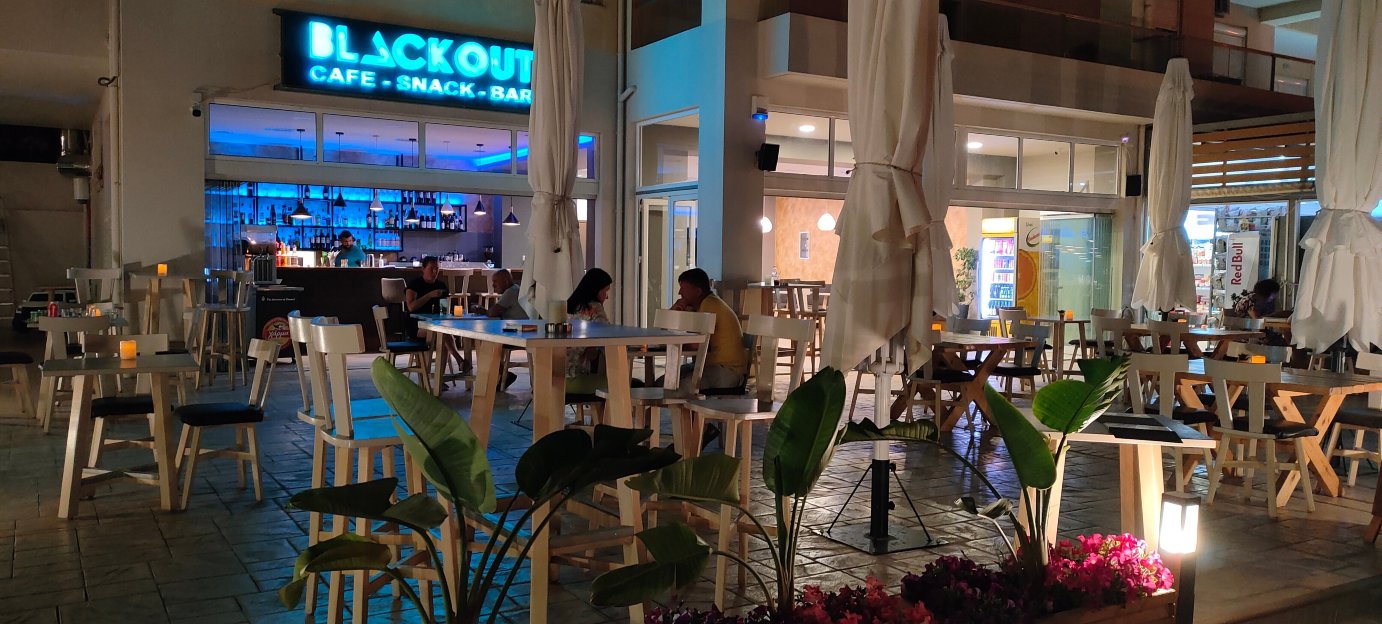 Blackout Coctail Bar Restaurant