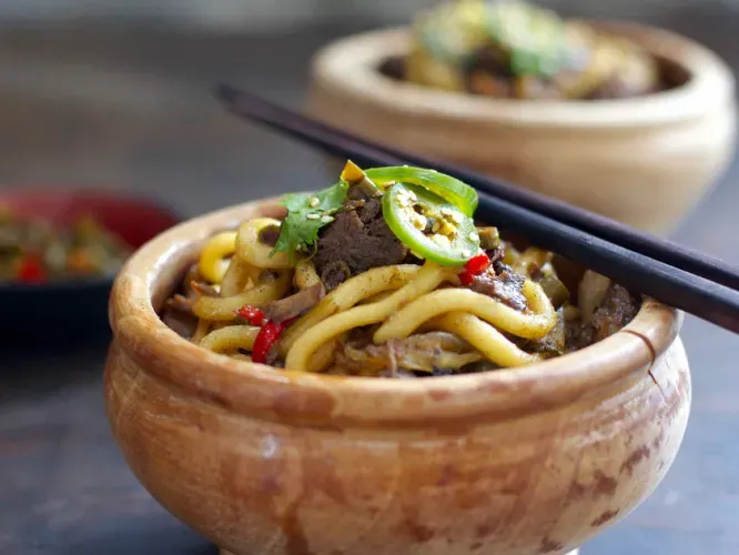 Dabieshanyangroushaguo Noodle House