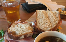Murphys Pourhouse餐厅图片