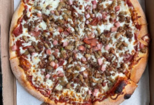 Louis Gee's Pizza & Donairs美食图片