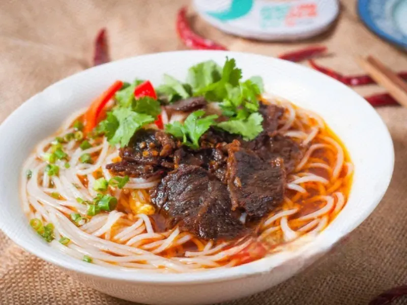 贺记正宗牛肉米粉美食图片