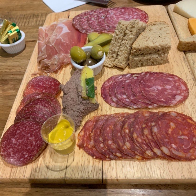 Deli & Dine