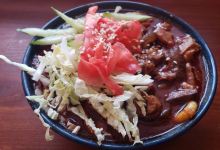 Lapshichnaya with Little Flower in Big Window美食图片