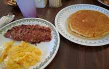 Hungry Bear Restaurant餐厅图片