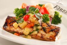 Firebirds Wood Fired Grill美食图片