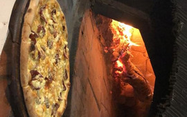 Traditional Restaurant Pizza Malasi