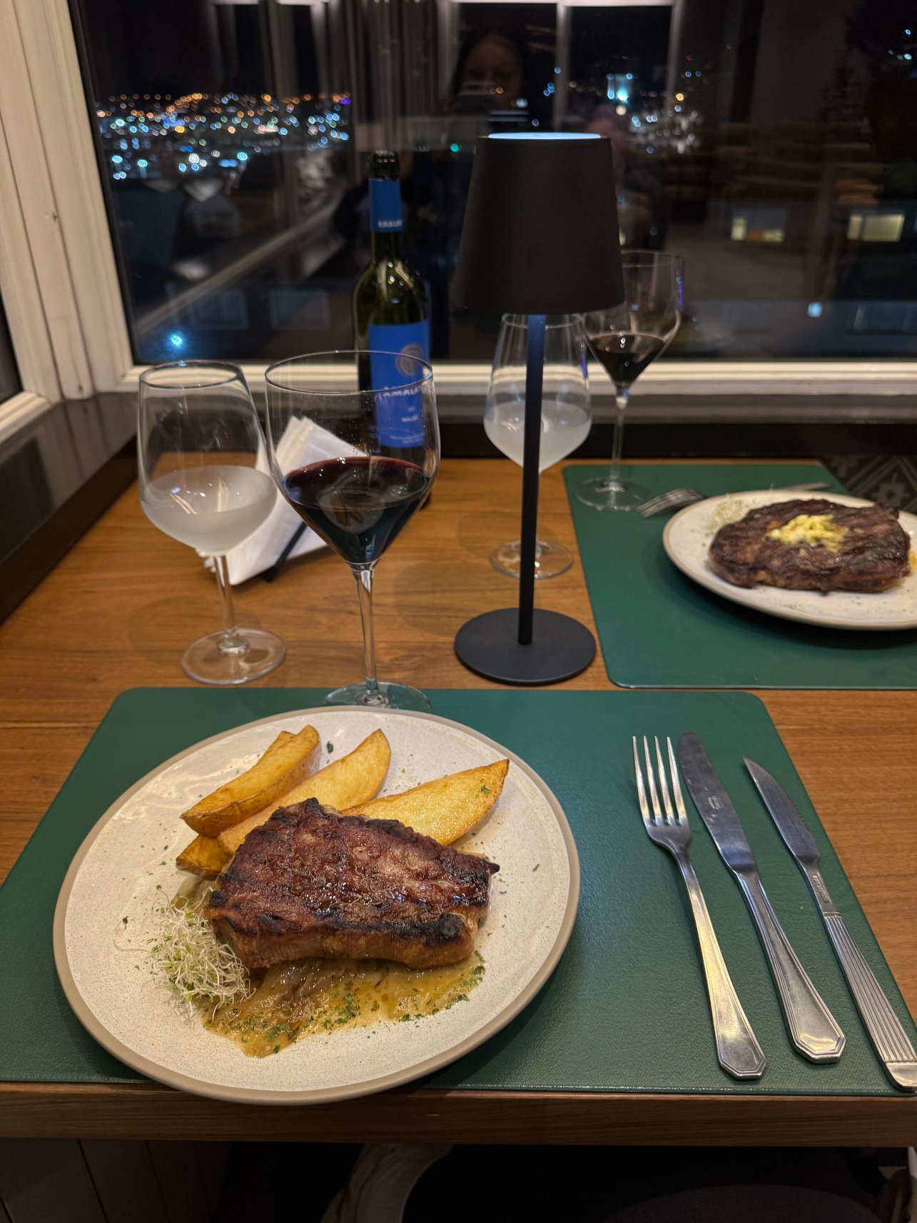 Buena Vista Lounge & Bar