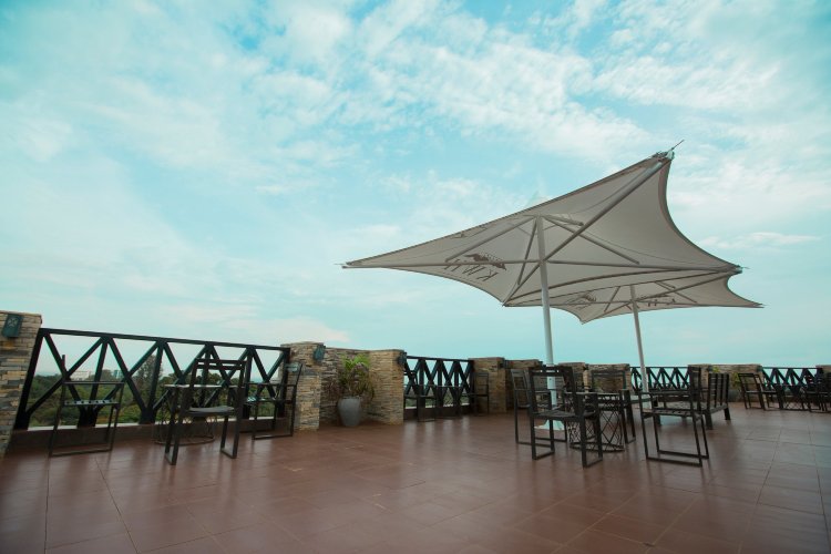 The Summit Bar & Grill