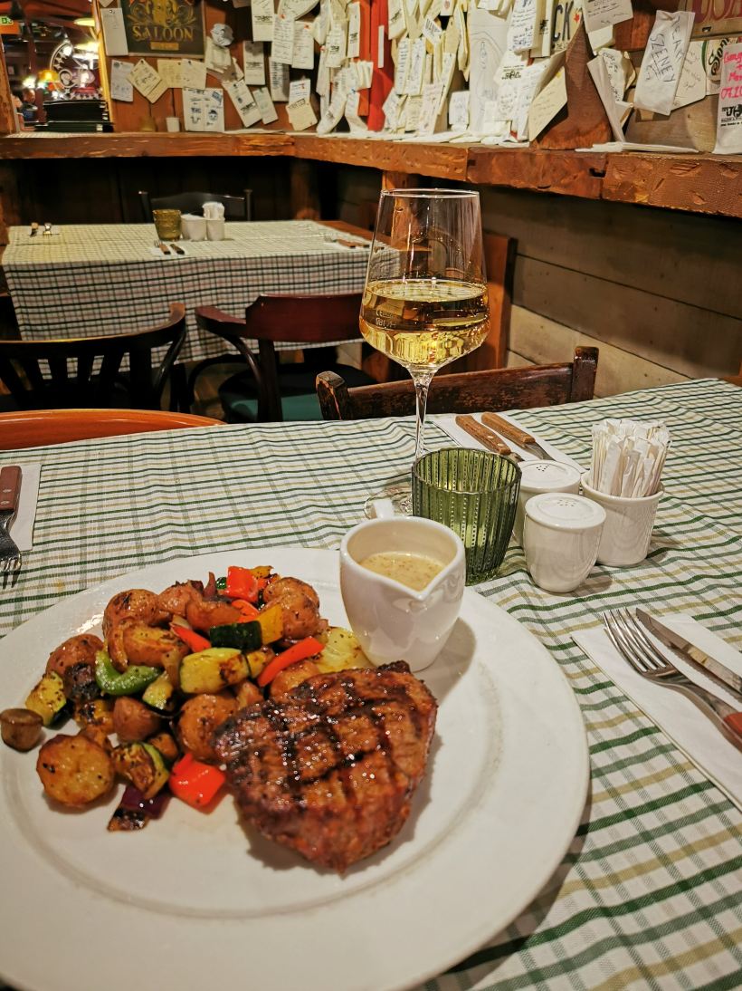 Papa Joe's Saloon & Steakhouse