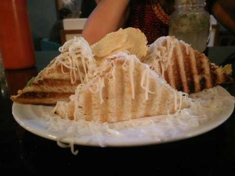 Moms Cafe