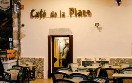 Cafe De La Place