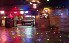 Quarters Bar and Grill