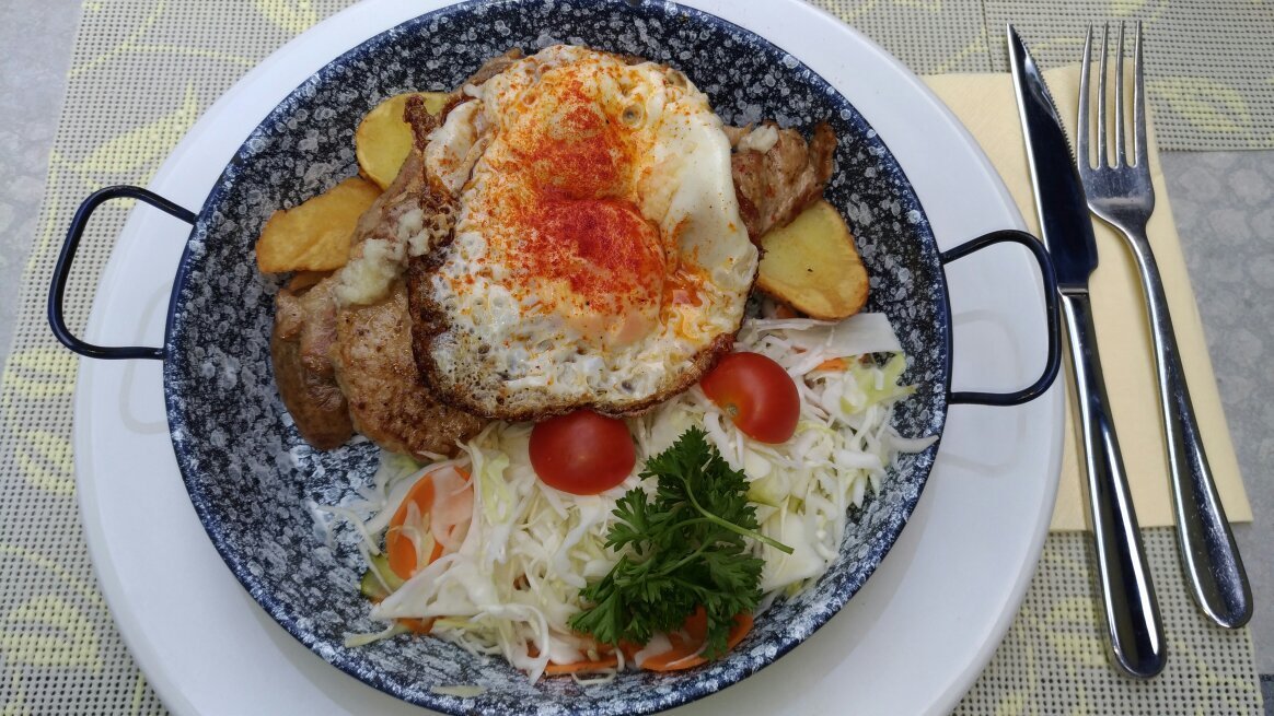 Várkapu Restaurant and Pension