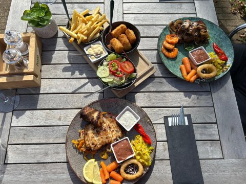 Restaurant bij ons thuys