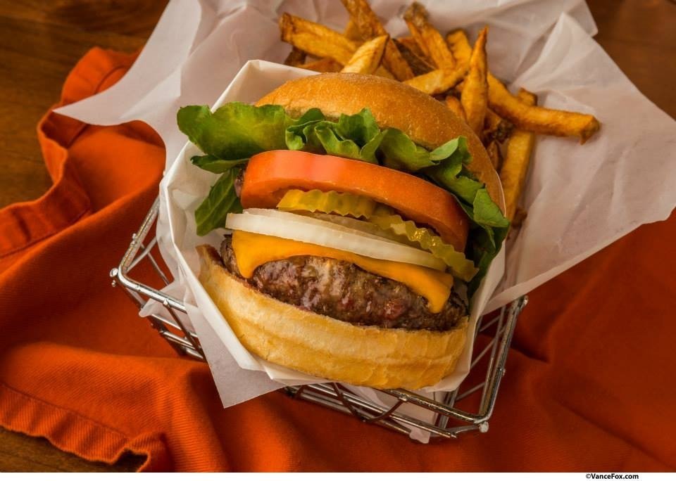 Lucky Beaver Bar and Burger Lake Tahoe餐厅图片