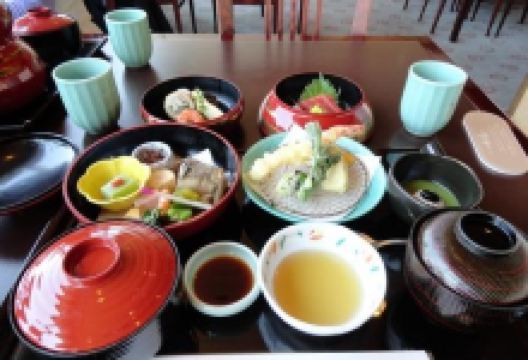 Japanese Cuisine Naniwa美食图片