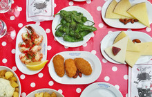 Bodega vinos y tapas餐厅图片