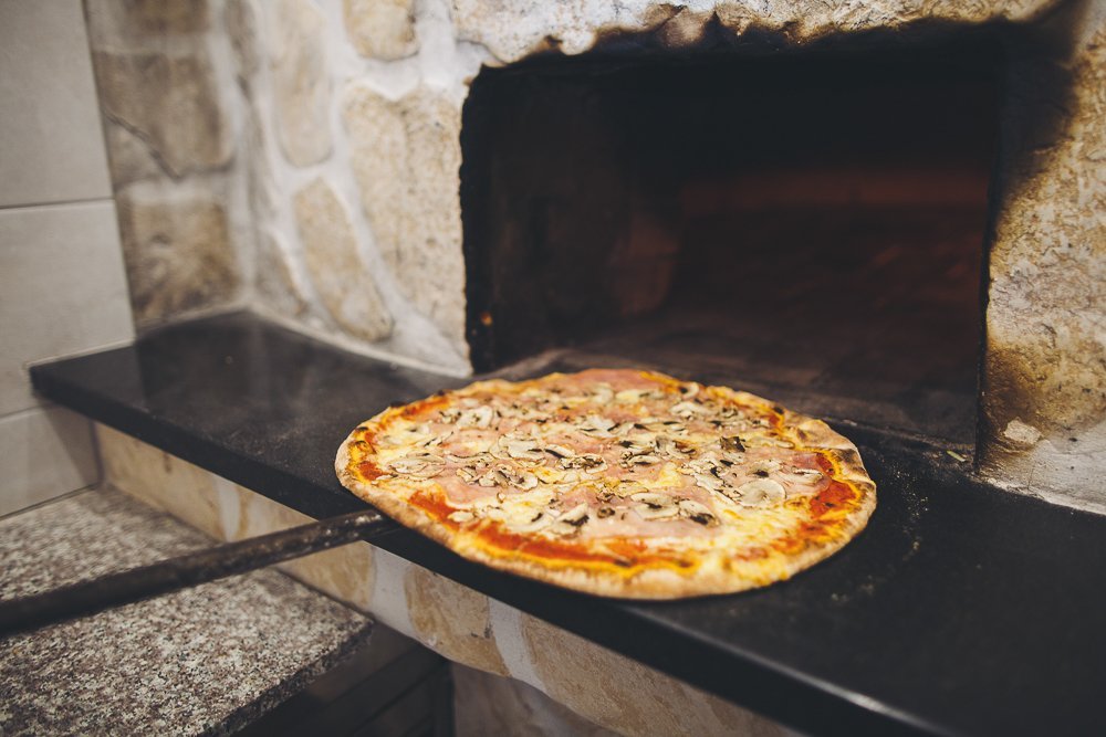 ZORA Pizzeria-Grill