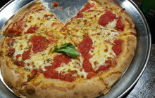 The Village Pizzeria餐厅图片