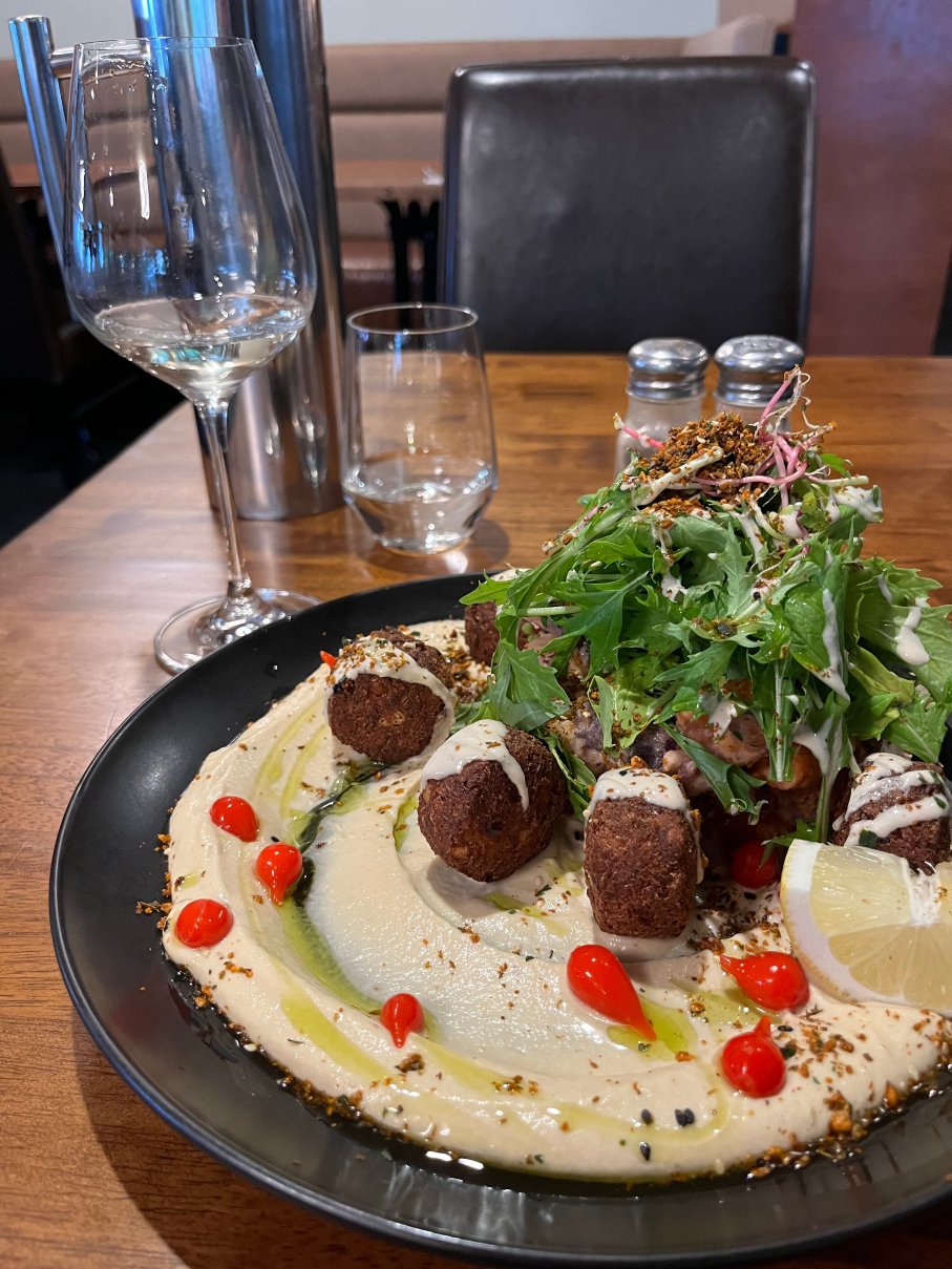 Mackenzies Cafe Bar Grill