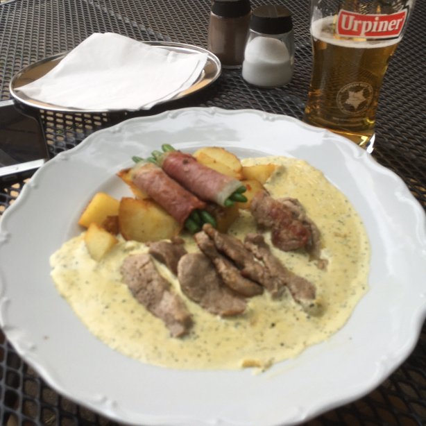 Monarchia Restaurant