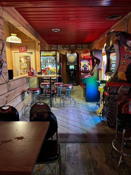 Old Milwaukee Club Saloon and Eatery