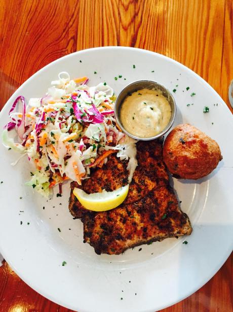Jonah's fish & grits