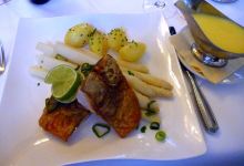 Restaurant im Schloss Burgellern美食图片