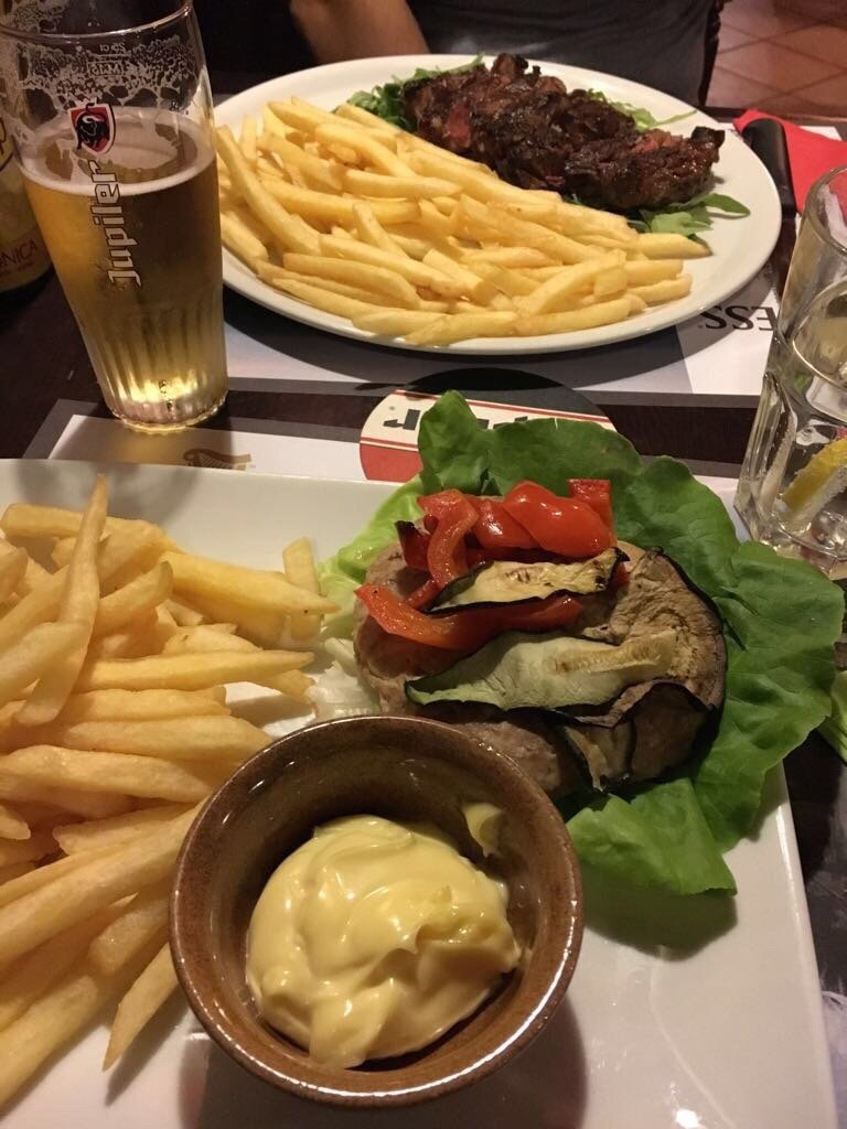 Clover Irish Pub