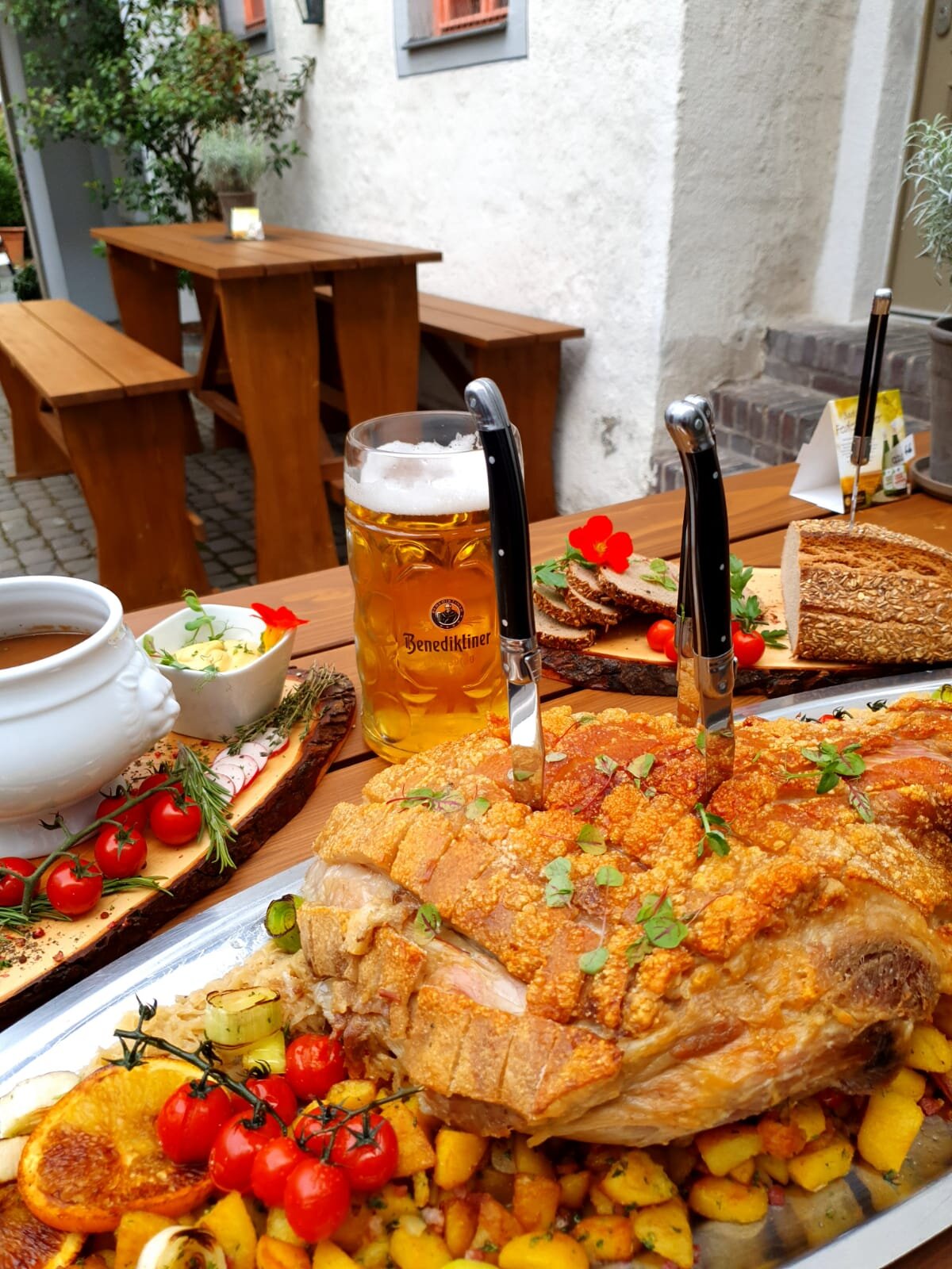 Benediktiner Wirtshaus im joHanns Hof
