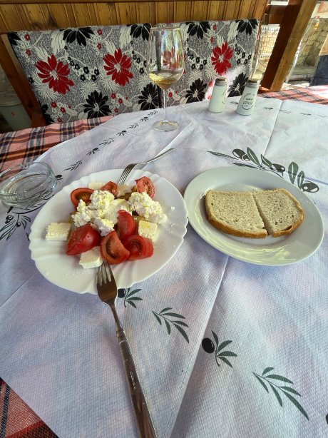 Lorenc Garden Restaurant &bar