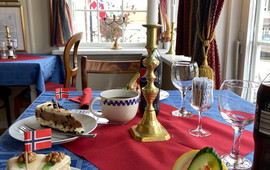 Munch's Cafe and Restaurant