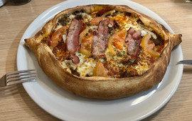 Zilan's Pizza og Burgercafe