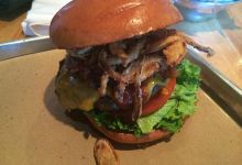 Haystack Burgers & Barley美食图片