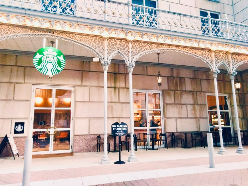 Starbucks Crescent Court餐厅图片