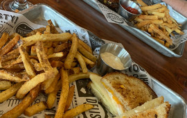 Longtable Beer Cafe